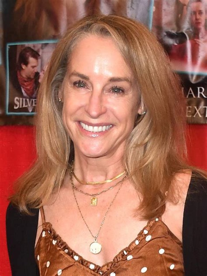 Amanda Wyss Net Worth, Age, Height, Weight, Family, Wiki 2024