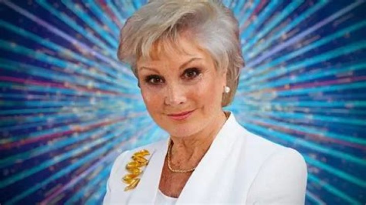 Angela Rippon Net Worth, Age, Height, Husband, Family, Wiki 2024
