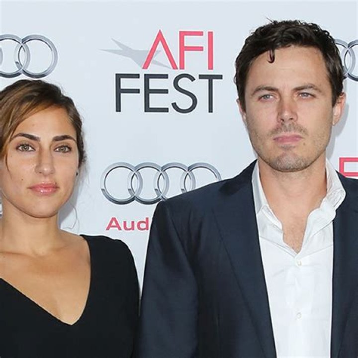 Casey Affleck Net Worth, Age, Height, Wife, Family, Wiki 2024