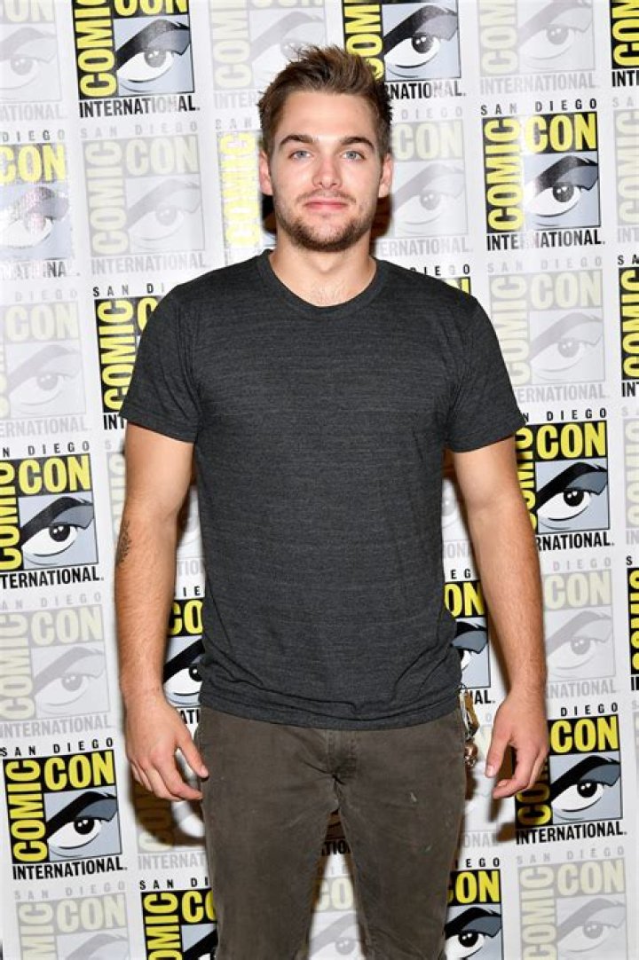 Dylan Sprayberry Net Worth, Age, Height, Weight, Family, Wiki 2024