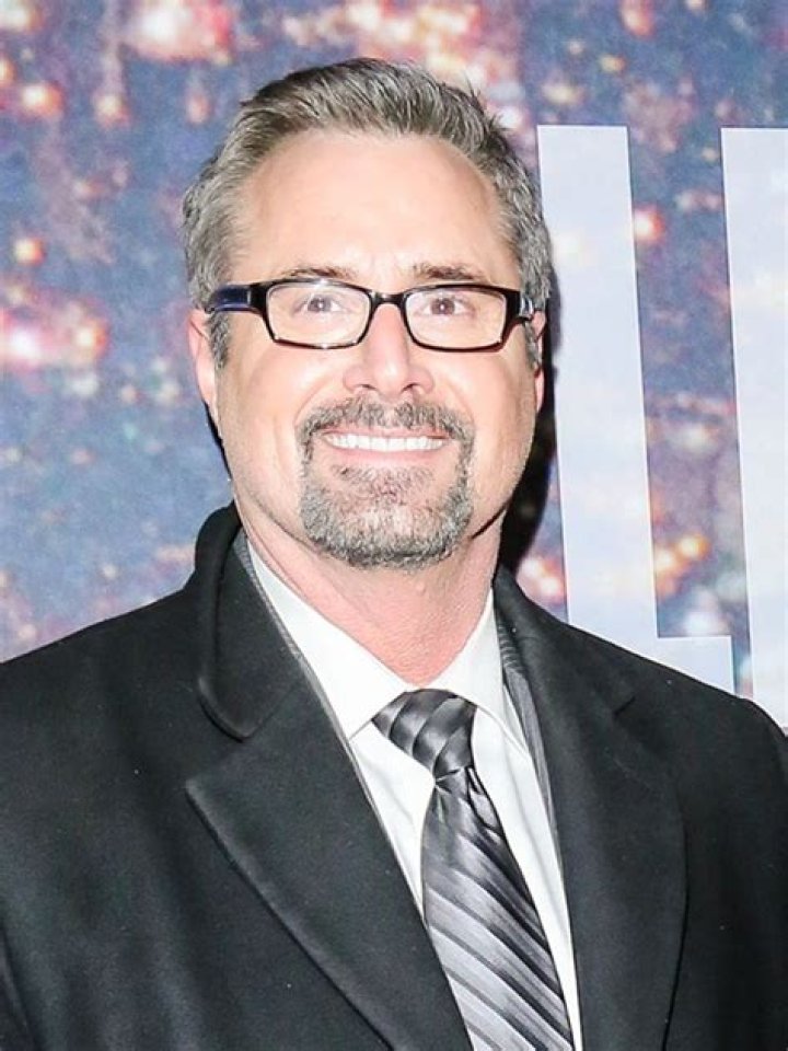 Gary Kroeger Net Worth, Age, Height, Wife, Family, Wiki 2024