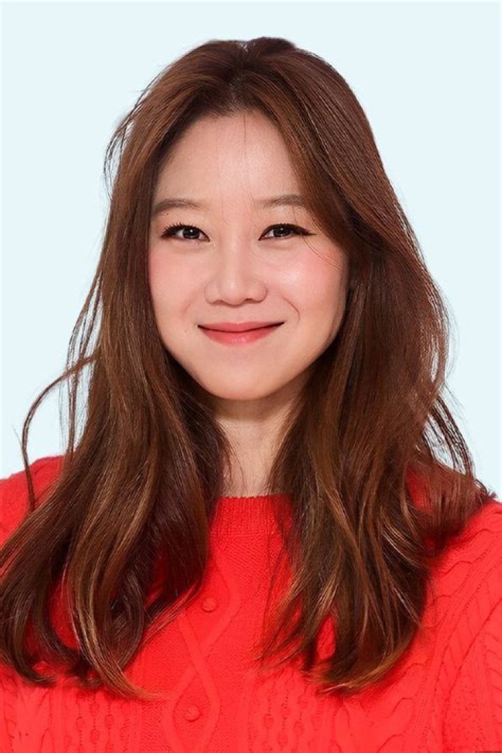 Gong Hyo-jin Net Worth, Age, Height, Weight, Family, Wiki 2024