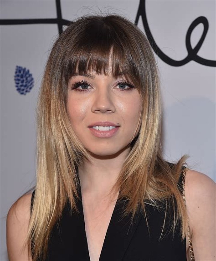 Jennette McCurdy Net Worth, Age, Height, Weight, Family, Wiki 2024