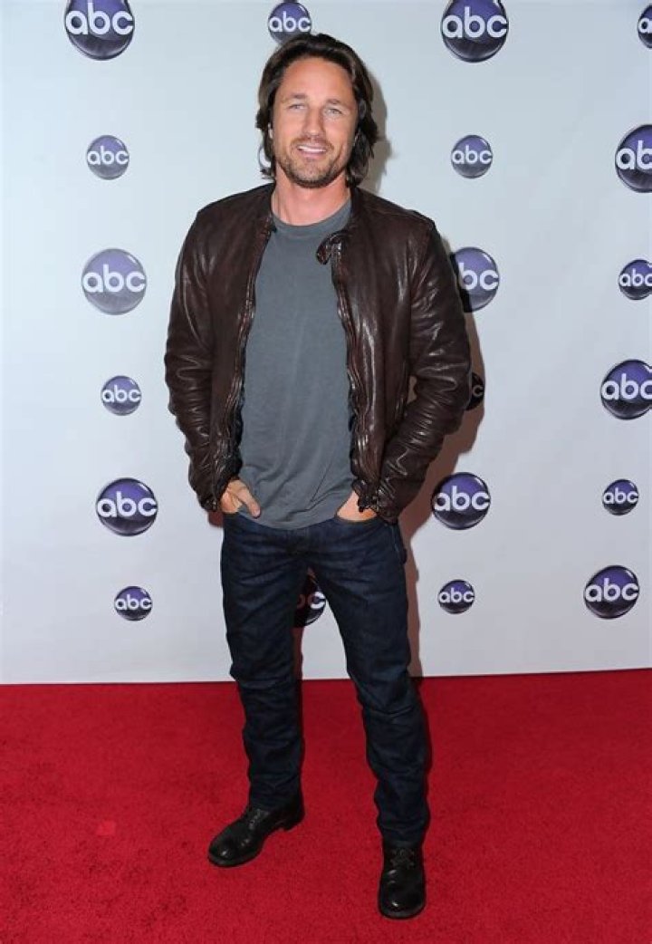 Martin Henderson Net Worth, Age, Height, Weight, Family, Wiki 2024
