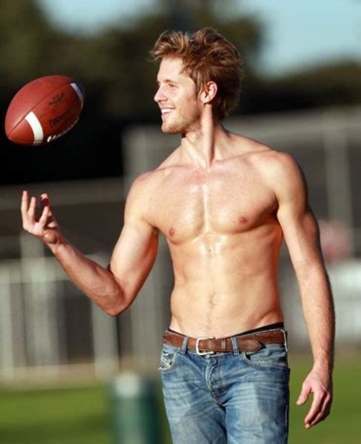 Matt Barr Net Worth, Age, Height, Weight, Family, Wiki 2024