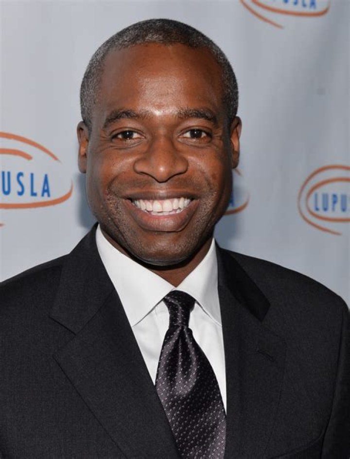 Phill Lewis Net Worth, Age, Height, Weight, Family, Wiki 2024