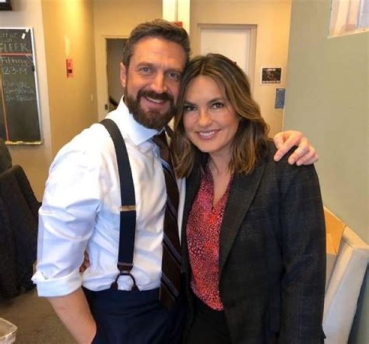 Raul Esparza Net Worth, Age, Height, Wife, Family, Wiki 2024