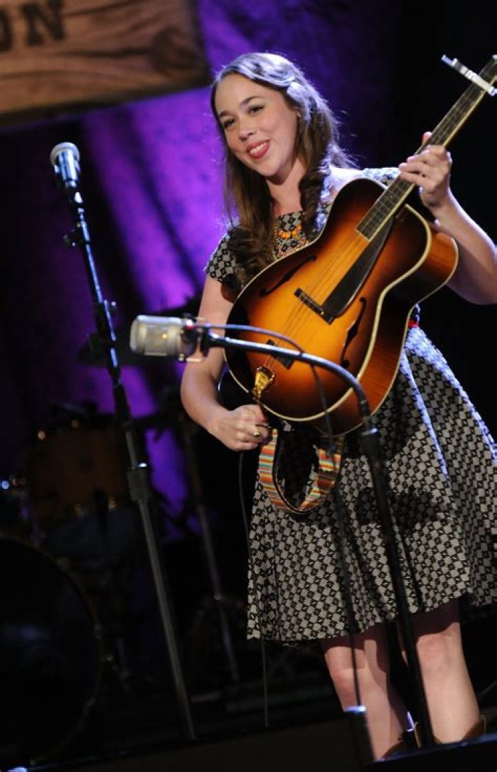 Sarah Jarosz Net Worth, Age, Height, Weight, Family, Wiki 2024