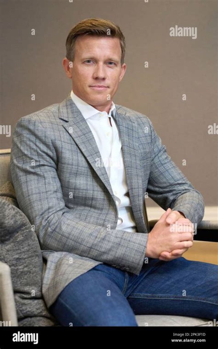 Warren Kole Net Worth, Age, Height, Weight, Family, Wiki 2024